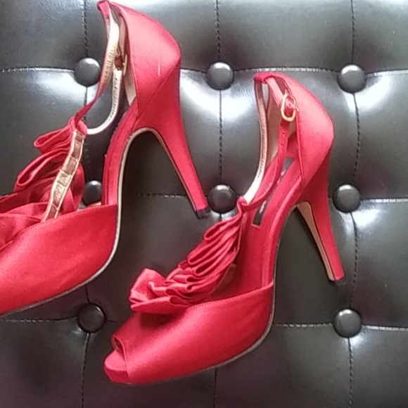 *Recent Price Drop* Nina Women's Elga Platform Peep-Toe - Picture 9 of 9